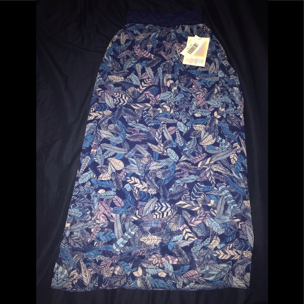 LuLaroe Lola style skirt.